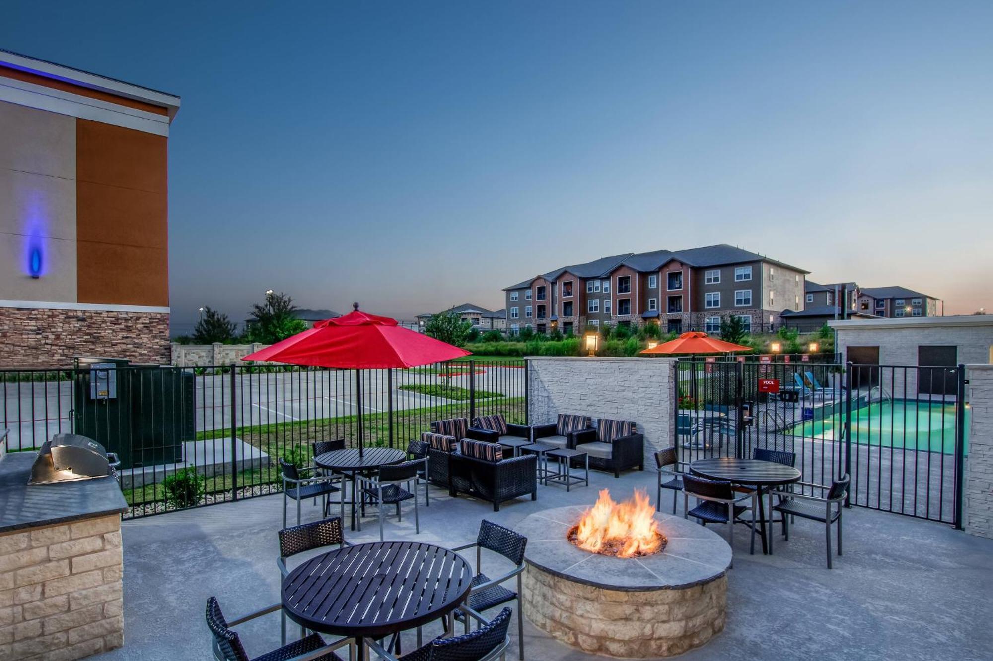 Towneplace Suites By Marriott Waco South Exterior foto